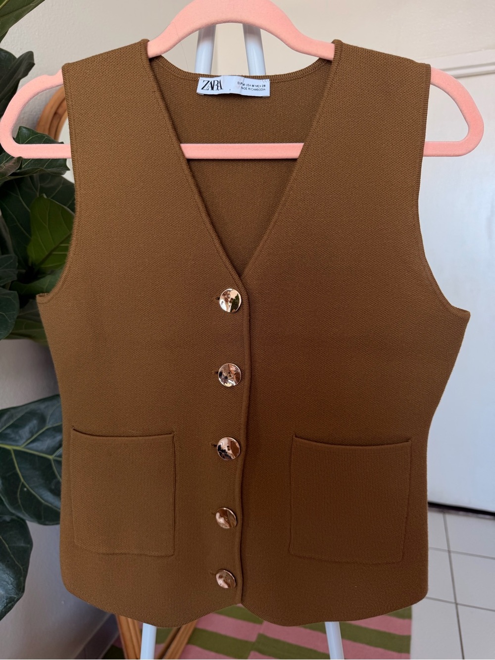 Zara Olive Green Button-Front V-Neck Tank - Picture 3 of 9